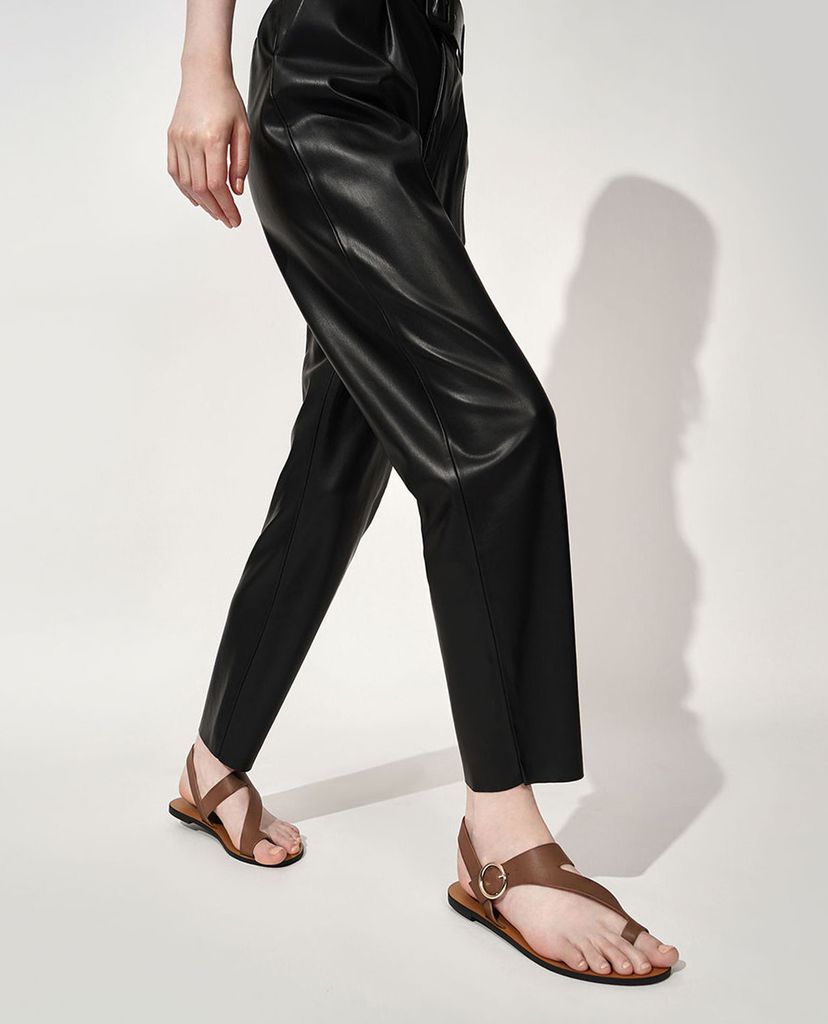 CHARLES & KEITH - Giày sandal nữ Toe Loop Asymmetric Strap