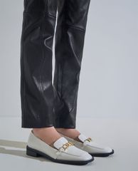 CHARLES & KEITH - Giày đế bệt nữ mũi vuông Love You Loafer