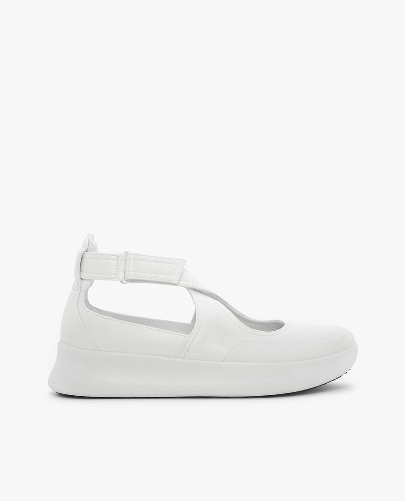 CHARLES & KEITH - Giày búp bê nữ quai chéo hiện đại
