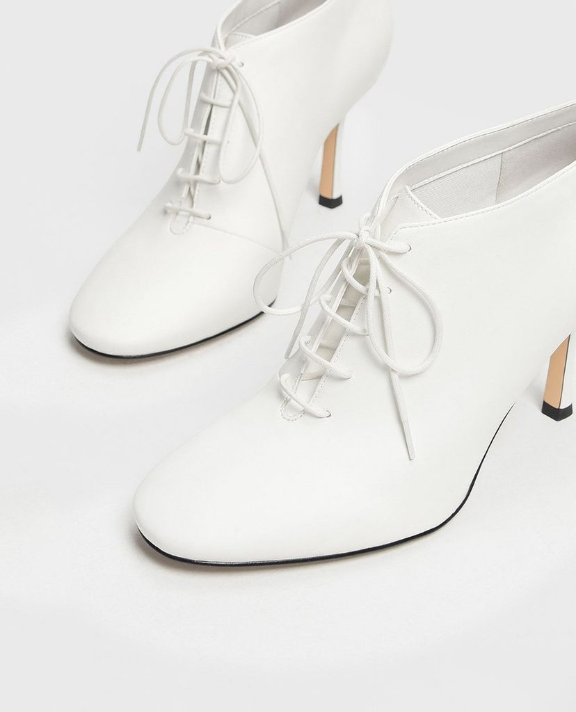 CHARLES & KEITH - Giày boots nữ cổ thấp thắt dây hiện đại