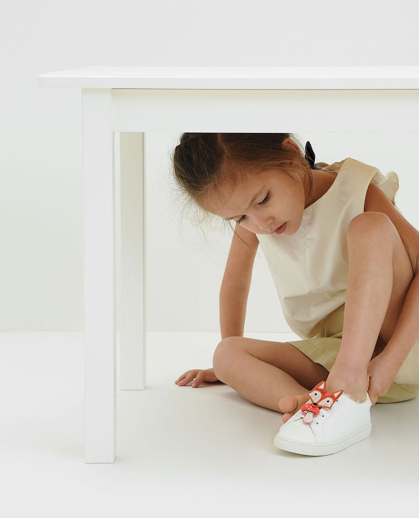 CHARLES & KEITH - Giày thể thao trẻ em có họa tiết hình cáo Girls' Fox Character