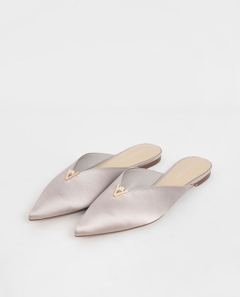 CHARLES & KEITH - Giày đế bệt mũi nhọn Satin Embellished V Cut