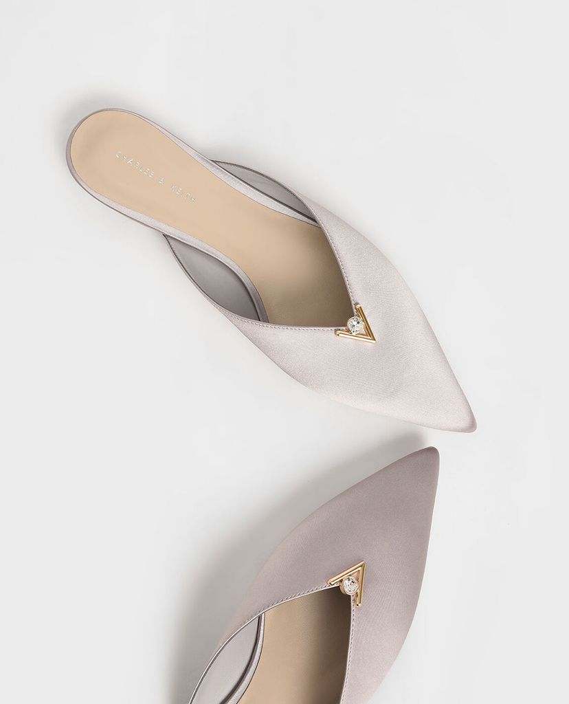 CHARLES & KEITH - Giày đế bệt mũi nhọn Satin Embellished V Cut