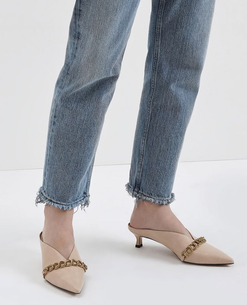 CHARLES & KEITH - Giày cao gót mũi nhọn Chain Strap V Cut
