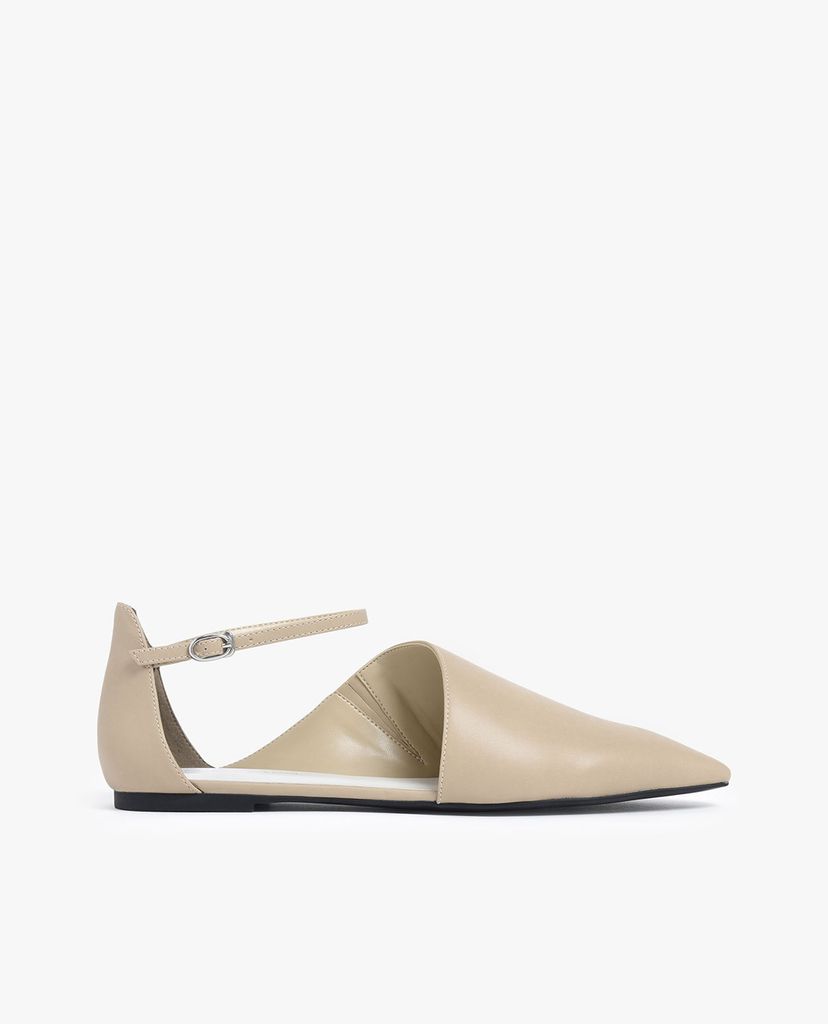 CHARLES & KEITH - Giày đế bệt nữ mũi nhọn thời trang