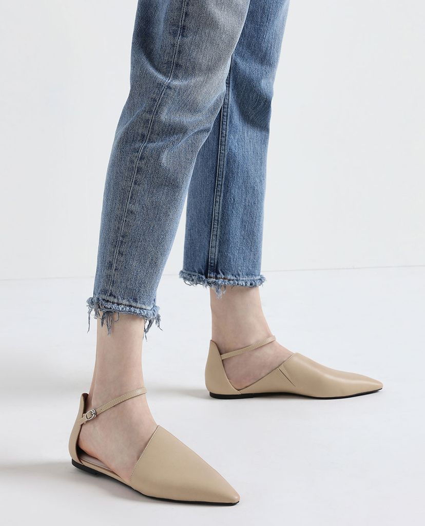 CHARLES & KEITH - Giày đế bệt nữ mũi nhọn thời trang