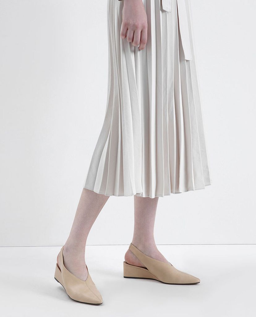 CHARLES & KEITH - Giày đế xuồng mũi nhọn V Cut Slingback