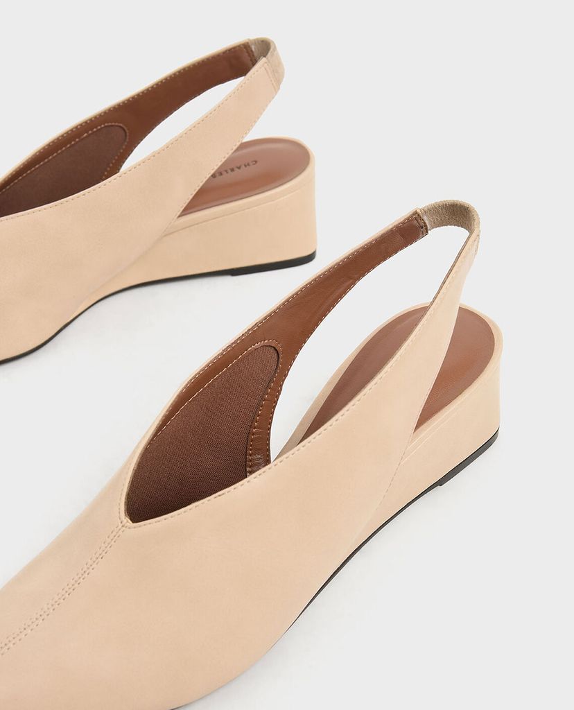 CHARLES & KEITH - Giày đế xuồng mũi nhọn V Cut Slingback