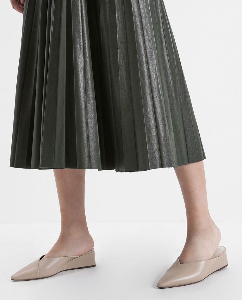 CHARLES & KEITH - Giày đế xuồng mũi nhọn Textured Pointed Toe Wedge