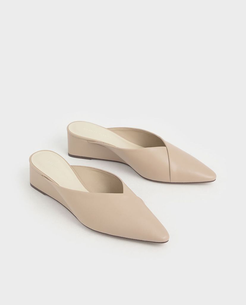 CHARLES & KEITH - Giày đế xuồng mũi nhọn Textured Pointed Toe Wedge