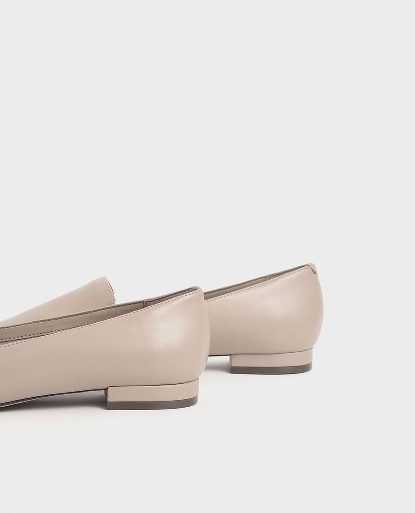CHARLES & KEITH - Giày đế bệt nữ mũi nhọn Pointed Toe