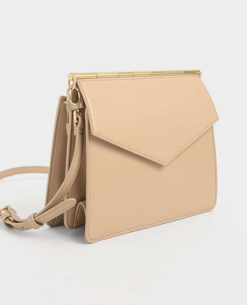 CHARLES & KEITH - Túi đeo chéo Croc Effect Angular