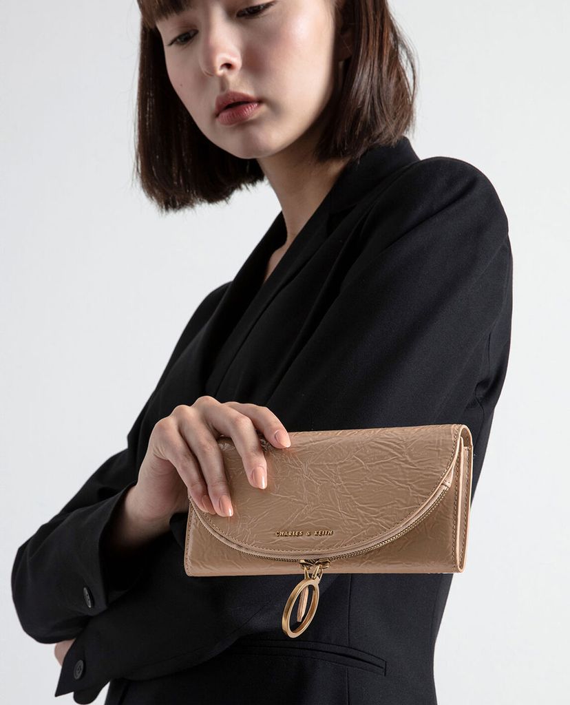 CHARLES & KEITH - Ví Wrinkled Patent Ring Zip