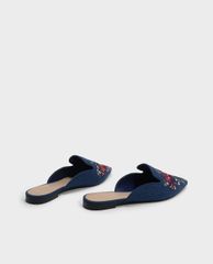 CHARLES & KEITH - Giày đế bệt nữ mũi nhọn Floral Embroidered