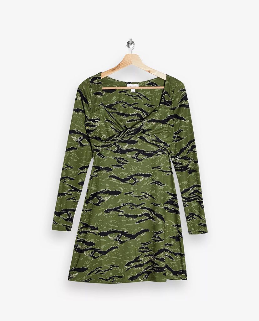 TOPSHOP - Đầm mini tay dài cổ tim Camouflage Print Twist Front