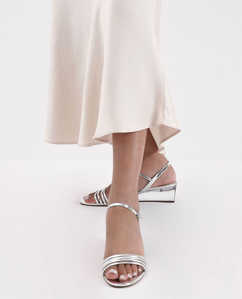 CHARLES & KEITH - Giày đế xuồng quai mảnh Ankle Strap Clear