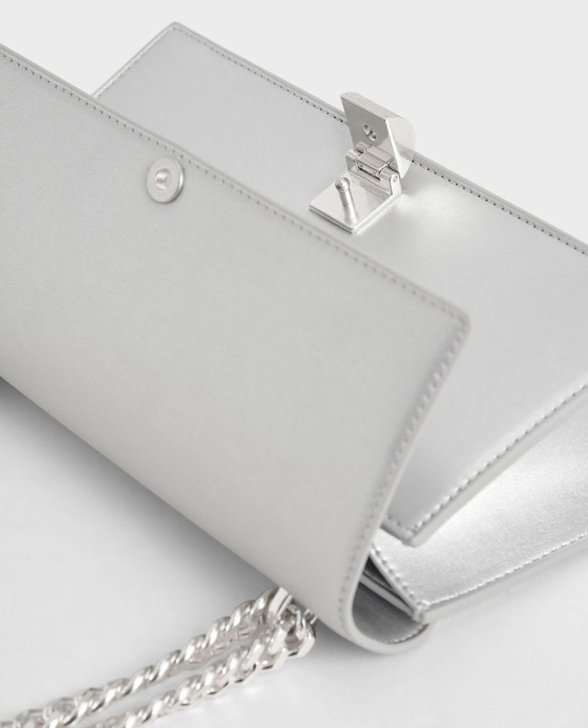 CHARLES & KEITH - Túi đeo vai nữ phom chữ nhật Chain Strap Trapeze