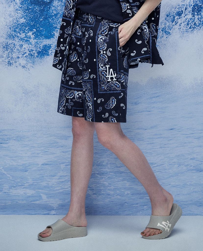 MLB - Quần shorts jeans nữ Paisley Cotton Midi Woven