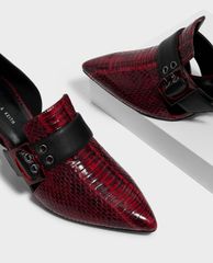 CHARLES & KEITH - Giày cao gót mũi nhọn Oversized Buckle