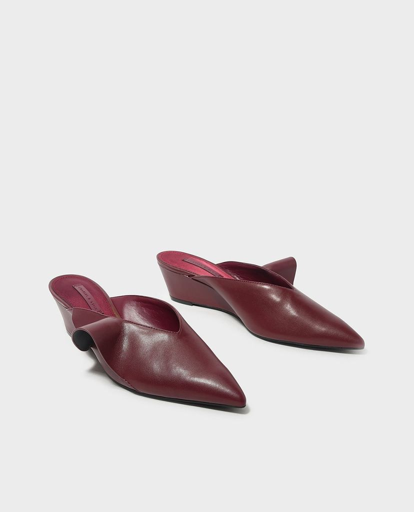 CHARLES & KEITH - Giày đế xuồng mũi nhọn Ruffle Detail Low Wedge