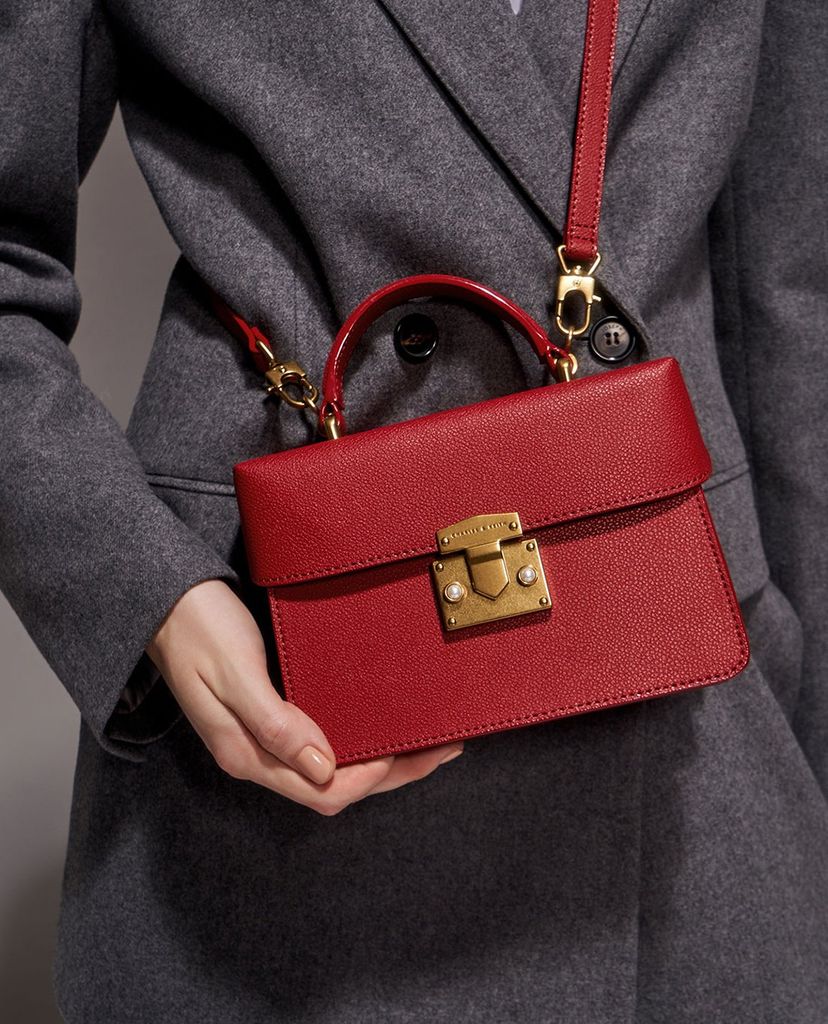 CHARLES & KEITH - Túi đeo vai phom chữ nhật Croc Effect Chain Shoulder