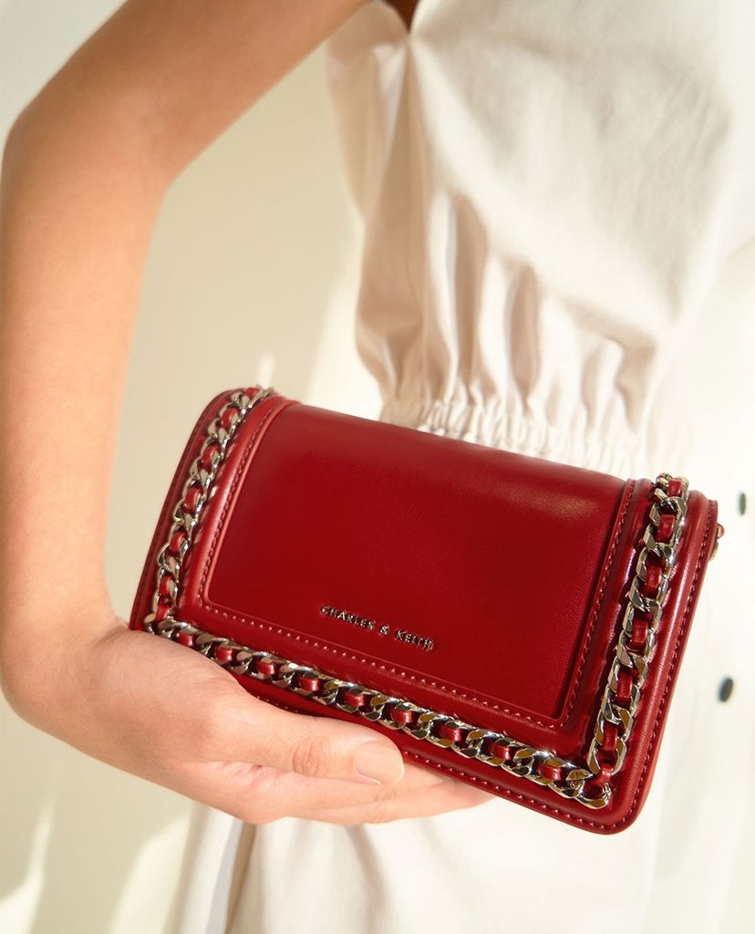 CHARLES & KEITH - Ví cầm tay nữ chữ nhật Chain Trimmed