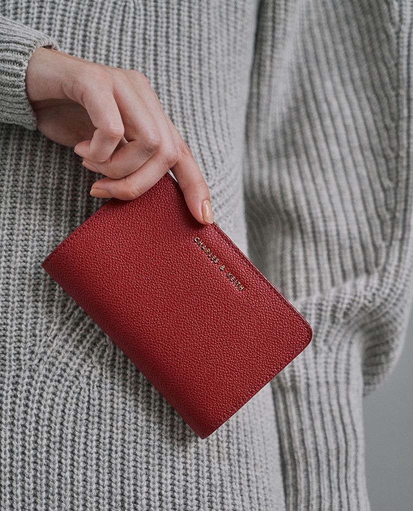 CHARLES & KEITH - Ví cầm tay dáng dài phối khóa kéo zip