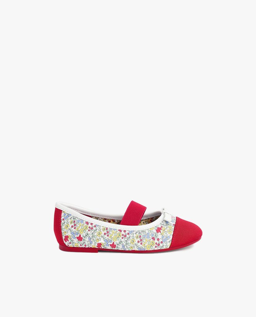 CHARLES & KEITH - Giày búp bê trẻ em mũi tròn
