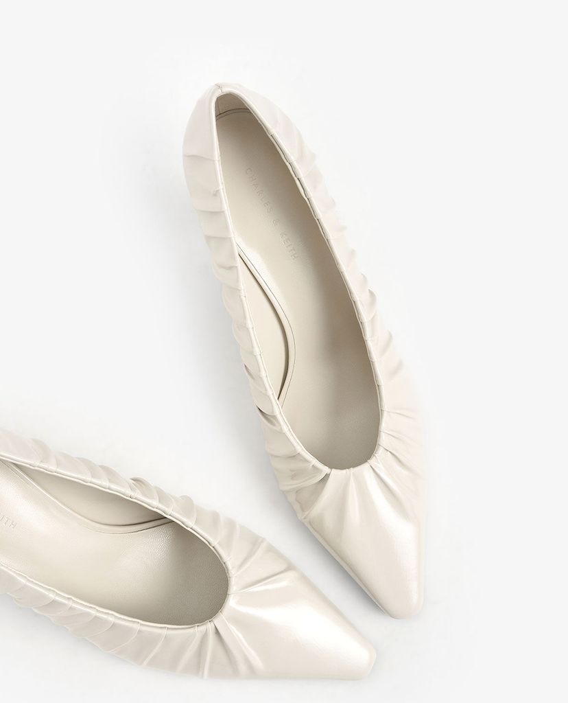 CHARLES & KEITH - Giày cao gót mũi nhọn xếp li hiện đại
