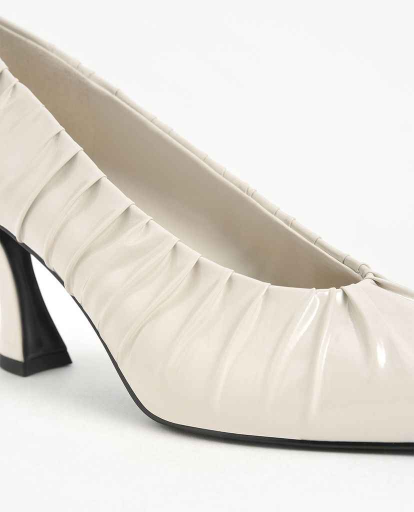 CHARLES & KEITH - Giày cao gót mũi nhọn xếp li hiện đại