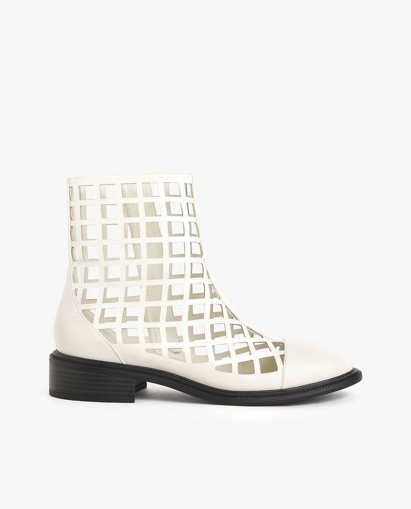CHARLES & KEITH - Giày boots nữ mũi nhọn Caged