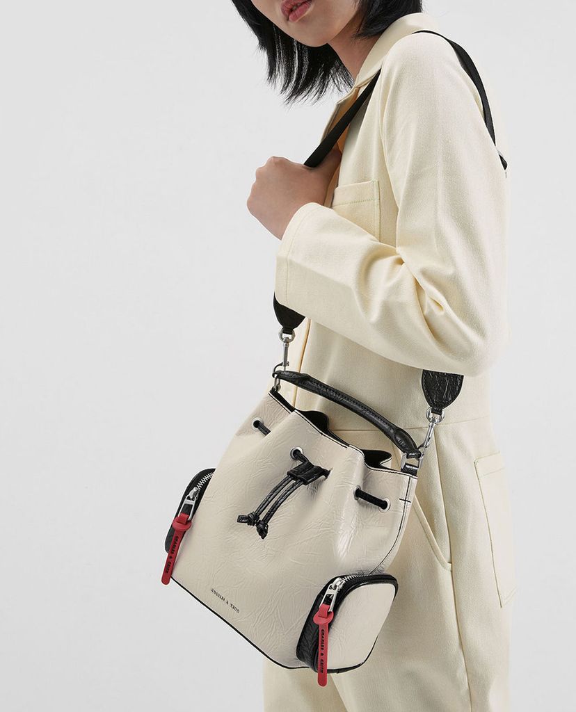 CHARLES & KEITH - Túi rút dây nữ Wrinkled Effect Drawstring Bucket