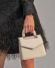CHARLES & KEITH - Túi xách tay nữ hình vuông Top Envelope