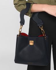 CHARLES & KEITH - Túi đeo vai Wavy Strap