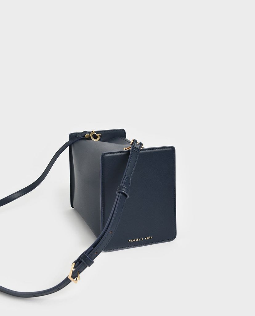 CHARLES & KEITH - Túi xách tay nữ hình hộp chữ nhật Slouchy Top