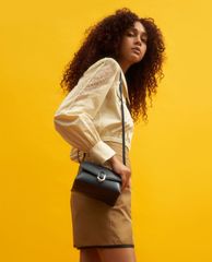 CHARLES & KEITH - Túi đeo chéo nữ phối cùng dây đeo thời trang