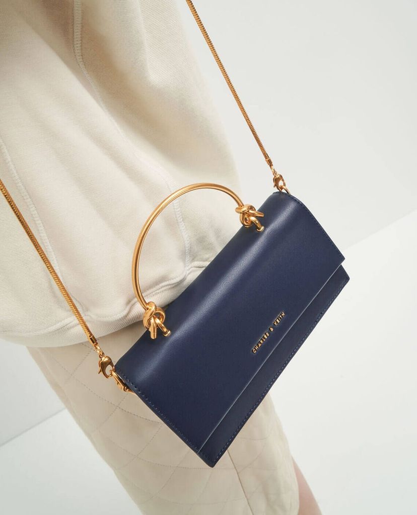 CHARLES & KEITH - Ví cầm tay nữ chữ nhật Metallic Handle