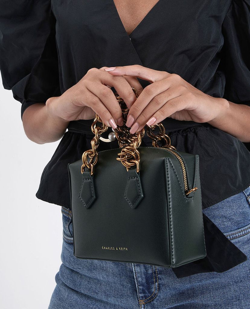 CHARLES & KEITH - Túi đeo chéo chữ nhật Square Chunky Chain