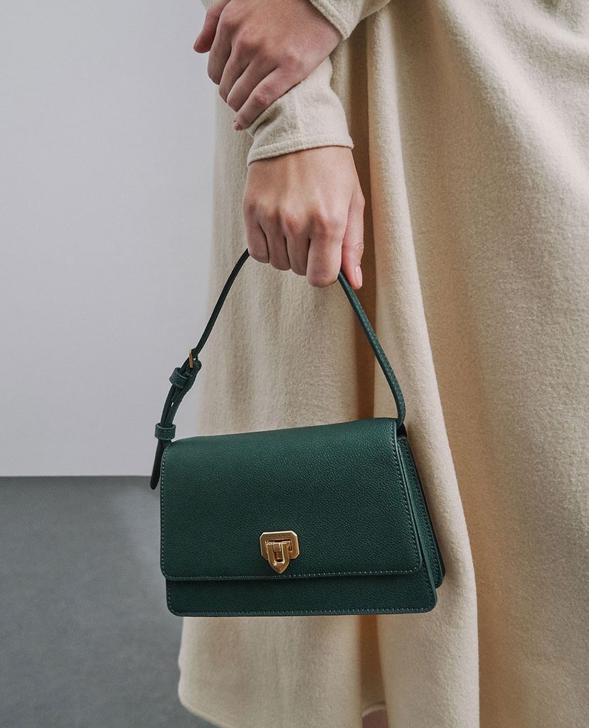 CHARLES & KEITH - Túi đeo vai nữ nắp gập Double Chain Link Push Lock