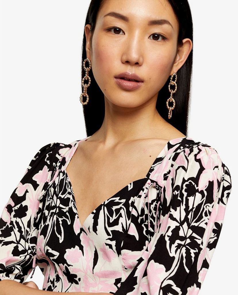 TOPSHOP - Áo kiểu nữ croptop cổ V tay lỡ phối họa tiết hoa