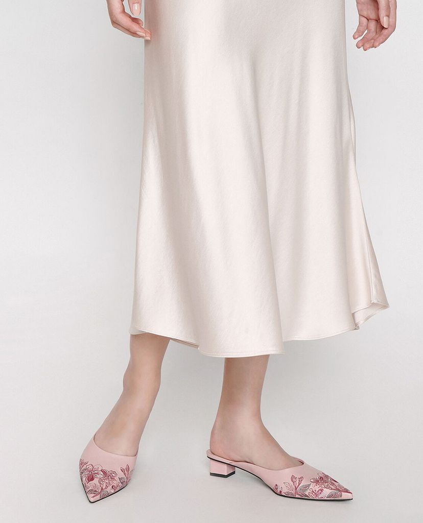 CHARLES & KEITH - Giày mules mũi nhọn Embroidered Floral