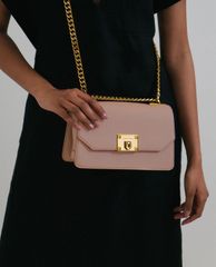 CHARLES & KEITH - Túi đeo chéo nữ nắp gập Metallic Push Lock