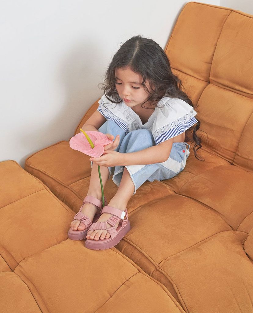 CHARLES & KEITH - Giày sandals trẻ em Fabric Ruched Sports