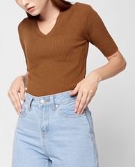 GIGI - Áo kiểu nữ phom ôm cổ V hiện đại