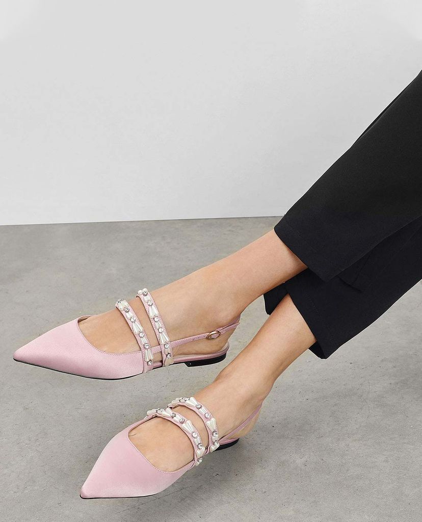 CHARLES & KEITH - Giày đế bệt mũi nhọn Pearl Embellished