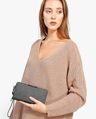 CHARLES & KEITH - Ví cầm tay dáng dài phối khóa zip Mini Long