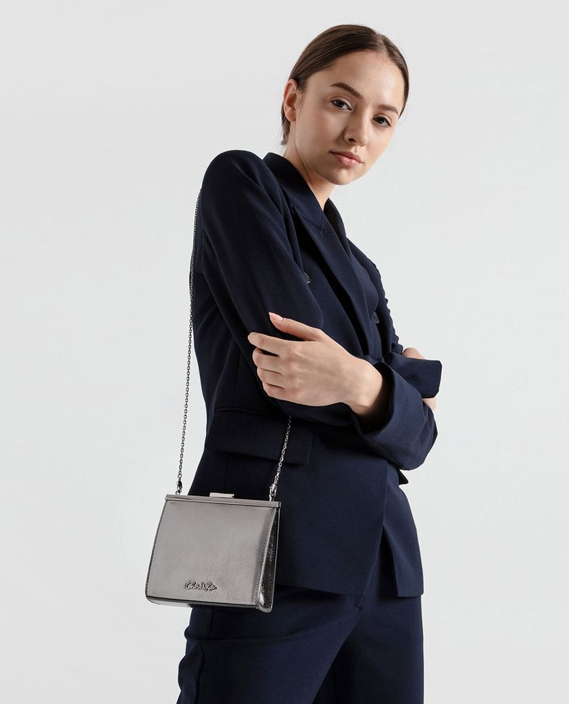 CHARLES & KEITH - Ví cầm tay Satin Boxy