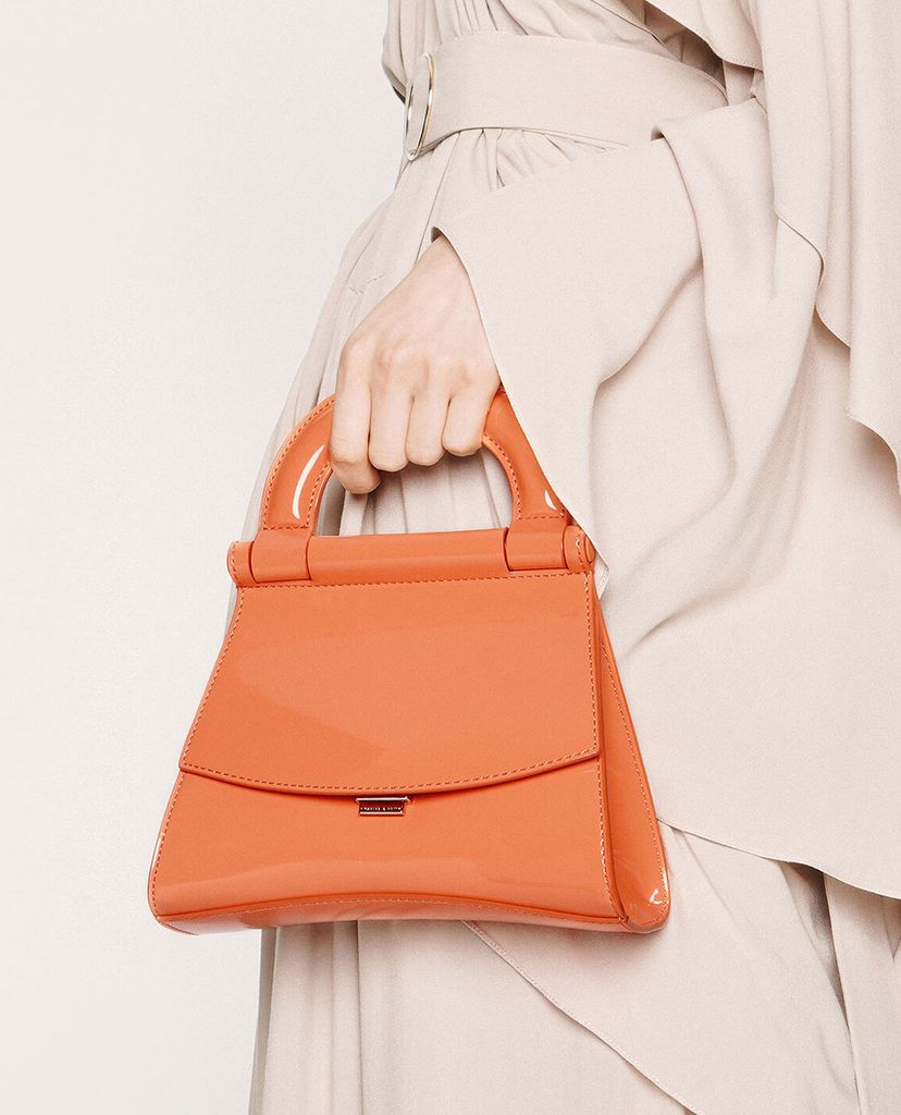 CHARLES & KEITH - Túi xách tay hình thang Patent Top