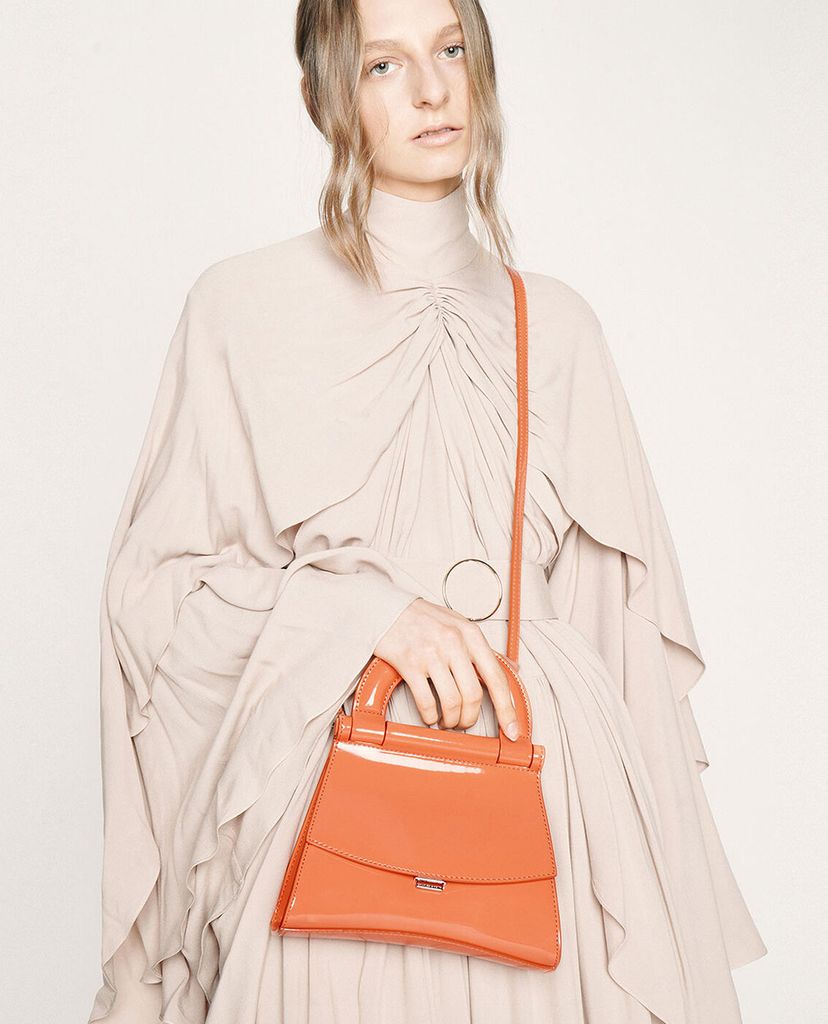 CHARLES & KEITH - Túi xách tay hình thang Patent Top