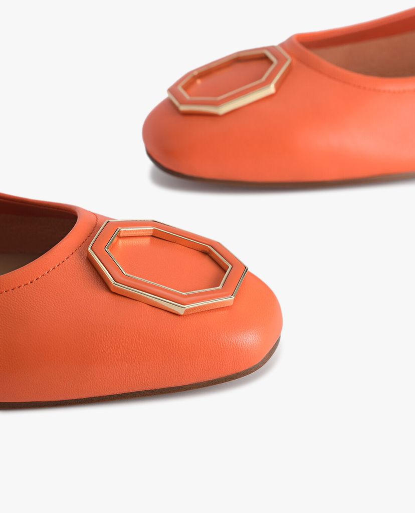 PEDRO - Giày đế bệt nữ mũi tròn Octagon Buckle Ballerina Leather